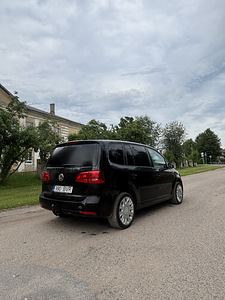 VW Touran (3 foto / 8)