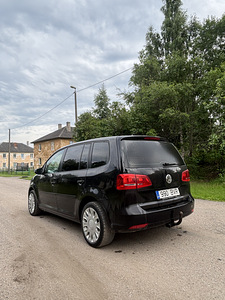 VW Touran (4 foto / 8)