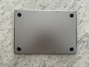 Müüa Macbook Pro 14" 2021 (2 foto / 6)