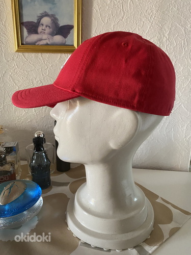 Красная кепка (фото #2)