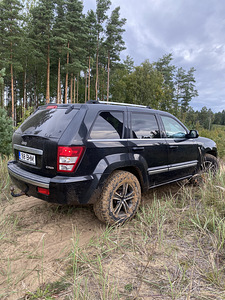 Jeep Grand Cherokee (3 foto / 6)