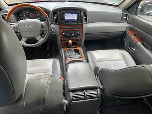 Jeep Grand Cherokee (5 foto / 6)