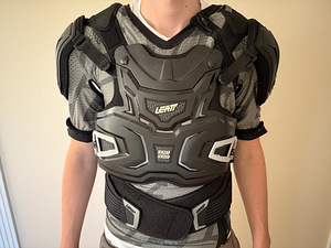 LEATT kerekaitse (L/XL) (4 foto / 5)