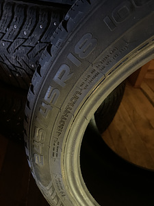 Продаются шипованные шины Nokian Hakkapeliitta 8 размером 245/45 R18 (4 фото из 5)