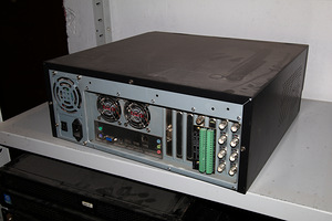 Видеорегистратор American Dyncamics Intellex LT (2 фото из 3)