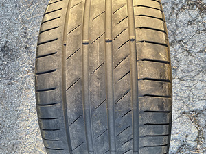 1x 295/35 R21 Kumho Ecsta PS71 SUv (3 foto / 3)