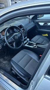 Mercedes c320 (2 foto / 8)