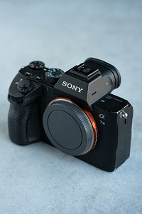 Sony A7 III hübriidkaamera (2 foto / 3)
