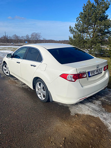Honda Accord (3 foto / 7)