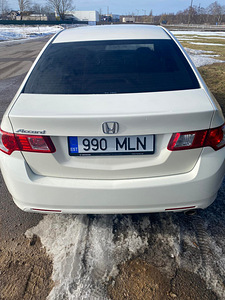 Honda Accord (4 foto / 7)