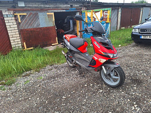 Aprillia sr50r (1 фото из 4)