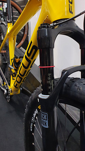 MTB focus carbon L raam (3 foto / 5)