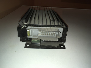Mercedes-Benz CD Changer Amplifier Amp Bose (5 foto / 8)