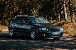 Audi A4 1.8T 120kw (2 foto / 15)