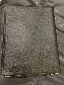Bally folder meeste ehtsast nahast Portfolio (2 foto / 3)