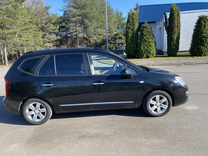 Kia Carens 2.0 (103kw) 2007 diesel manual (4 foto / 10)