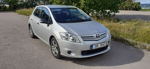 Toyota auris 1,4d 2012, konks, webasto (3 foto / 15)