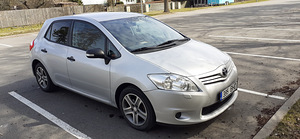 Toyota auris 1,4d 2012, konks, webasto (12 foto / 15)