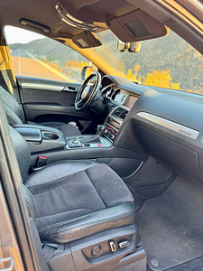 Audi Q7 4.2 (8 фото из 10)