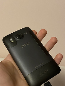 HTC mobiil must (2 foto / 2)