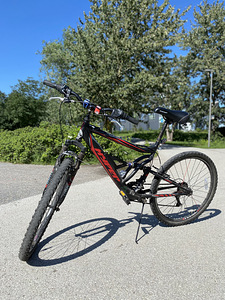 Bike with double suspension (1 foto / 6)