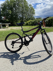 Bike with double suspension (2 foto / 6)