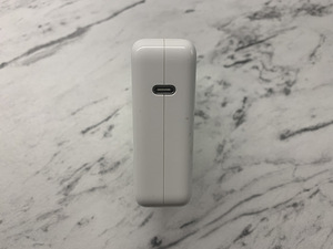 MacBook Блок питания 87 Вт + кабель USB-C (3 фото из 4)