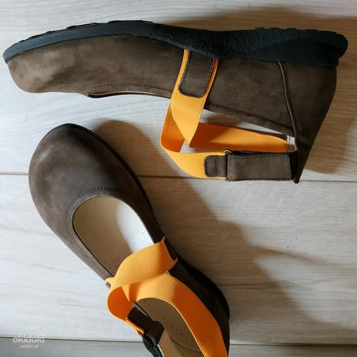 Шкіряні жіночі туфлі Швейцарія 40 р на широку ніжку (фото #2)