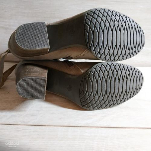 Кожаные стильные женские ботинки от Bata 36.5- 37 (фото #5)