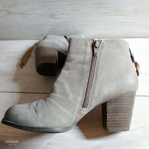 Кожаные стильные женские ботинки от Bata 36.5- 37 (фото #2)