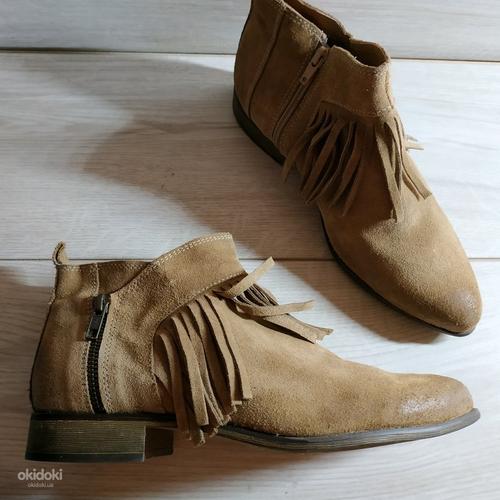 Шкіряні стильні фірмові черевики з бахромою від Catwalk- 39 (фото #1)