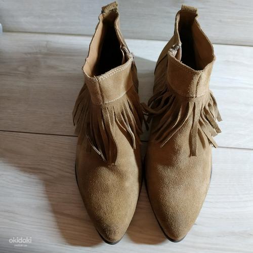 Кожаные стильные фирменные ботинки с бахромой от Catwalk- 39 (фото #3)