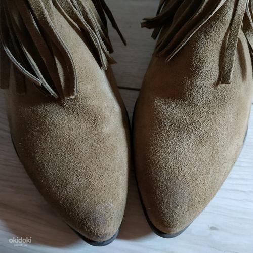 Кожаные стильные фирменные ботинки с бахромой от Catwalk- 39 (фото #4)