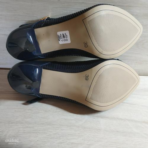 Кожаные фирменные женские туфли 39 р кожа везде - новые (фото #7)