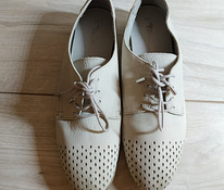 Стильні шкіряні фірмові жіночі туфлі від Tamaris 39 р