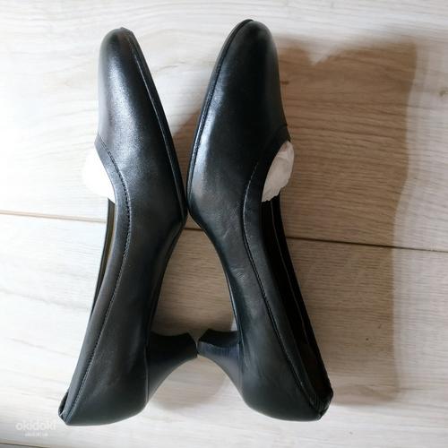 Фірмові якісні жіночі туфлі Італія 37.5-38 р - Нови (фото #3)