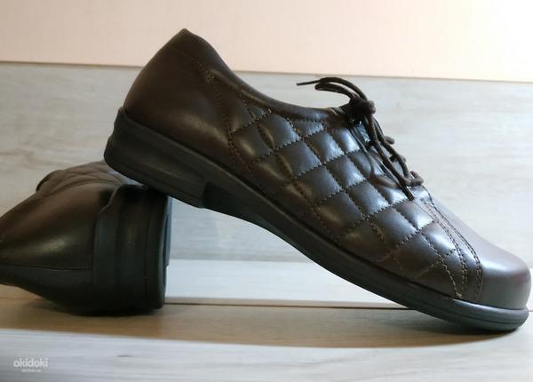 Шкіряні фірмові туфлі на широку ніжку від Helvesko - 39 р (фото #7)