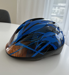 Велосипедный шлем для ребенка 2-4 лет