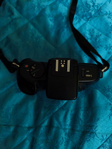 Canon eos 750 (2 foto / 2)