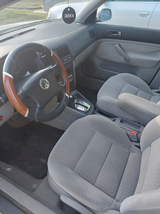 Volkswagen golf 1998 1.6 (6 foto / 6)