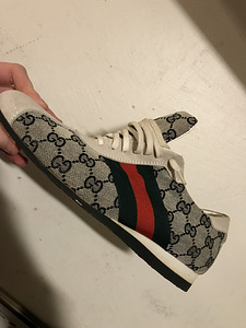 Кроссовки Gucci (3 фото из 6)