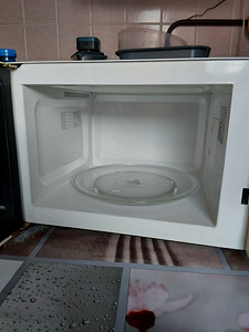 Müüa mikrolaineahi DeLonghi (5 foto / 10)