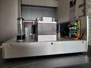 Magnat RV 1 Integrated Tube Amplifier (5 foto / 10)