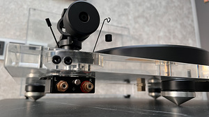 PRO-JECT 2-Xperience ACRYL + Carbon Tonearm (8 foto / 10)