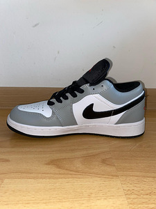 Air Jordan 1 low (5 foto / 5)