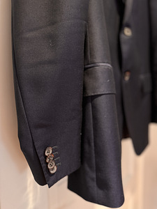 MÜÜA VÄHE KANTUD SUITSUPPLY PIDULIK ÜLIKOND (2 foto / 6)