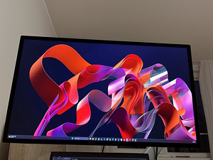 Apple Studio Display 27" 5K (Nano-texture Glass) + VESA Moun (1 foto / 4)