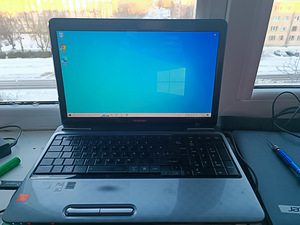 Toshiba satellite L77D-14x (1 foto / 3)