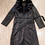 Кожаное пальто с воротником из натурального меха (фото #2)