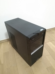 Intel E3-1240/B75M/8GB RAM/SSD 512GB/Radeon RX 470 4GB (1 foto / 10)